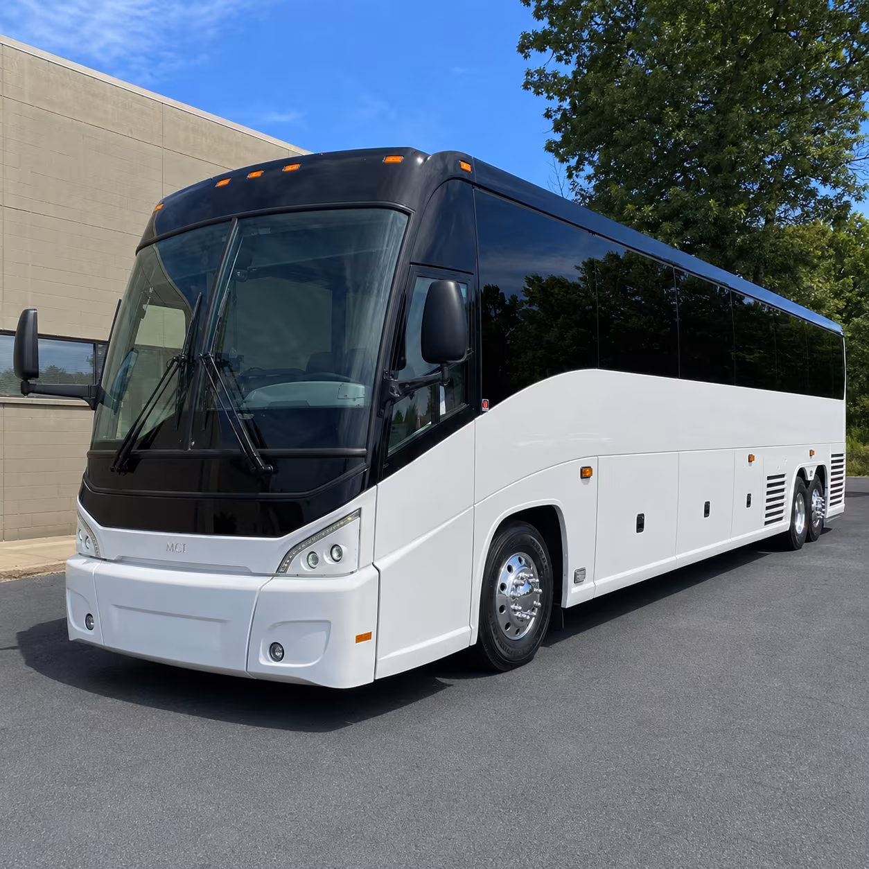 Pompano Beach Airport Shuttle & Transportation party bus exterior