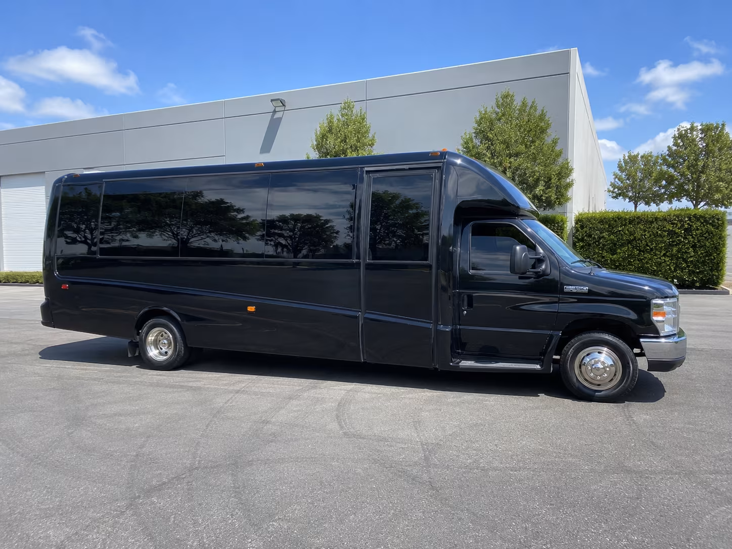 Pompano Beach Birthday, Sweet 16, & Quinceañera Transportation group transportation