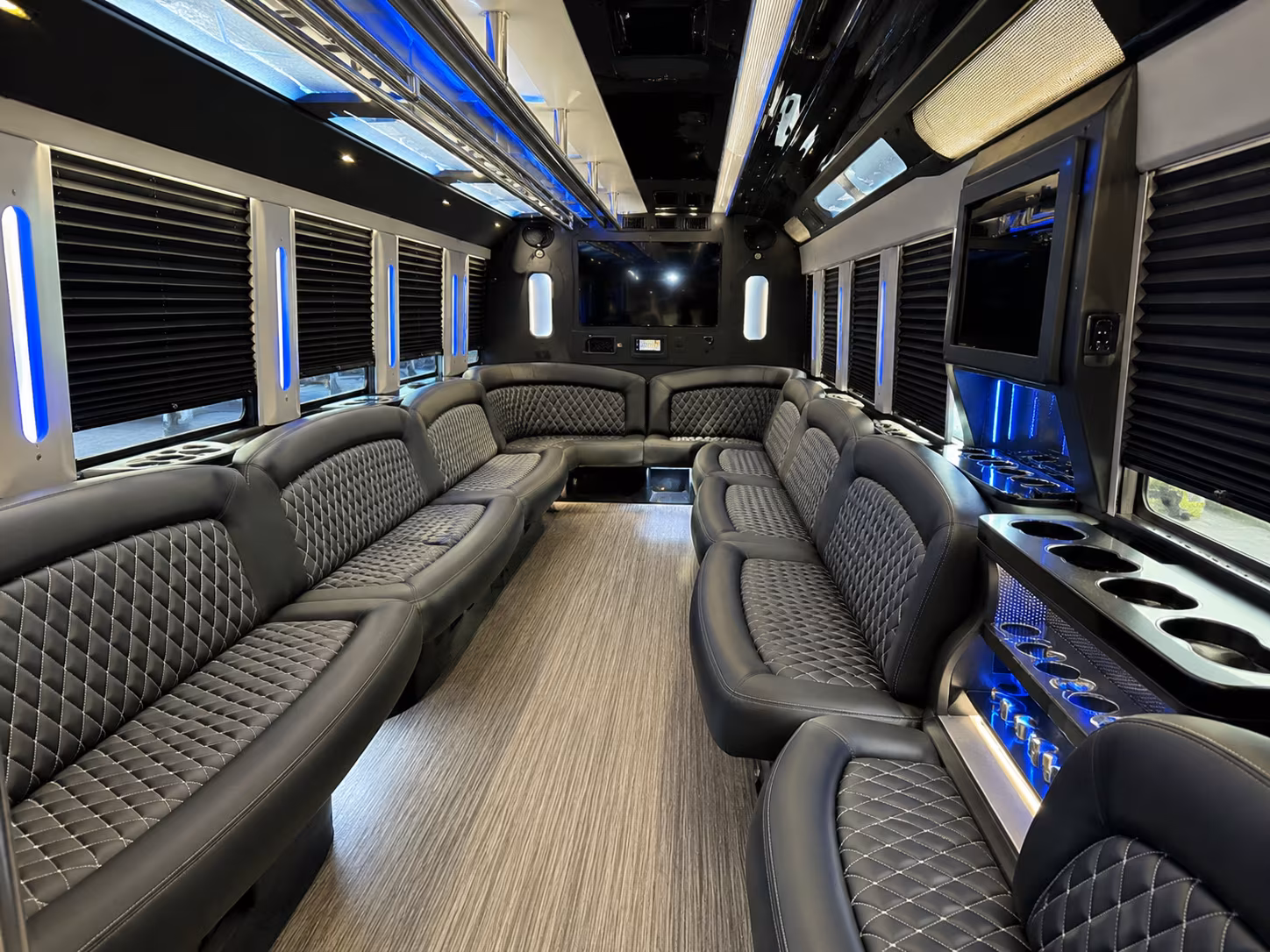 Pompano Beach Birthday, Sweet 16, & Quinceañera Transportation party bus exterior